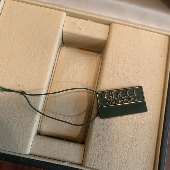 GUCCI Timepiece box and one link. No additional details. See all pics. - Picture 8 of 8